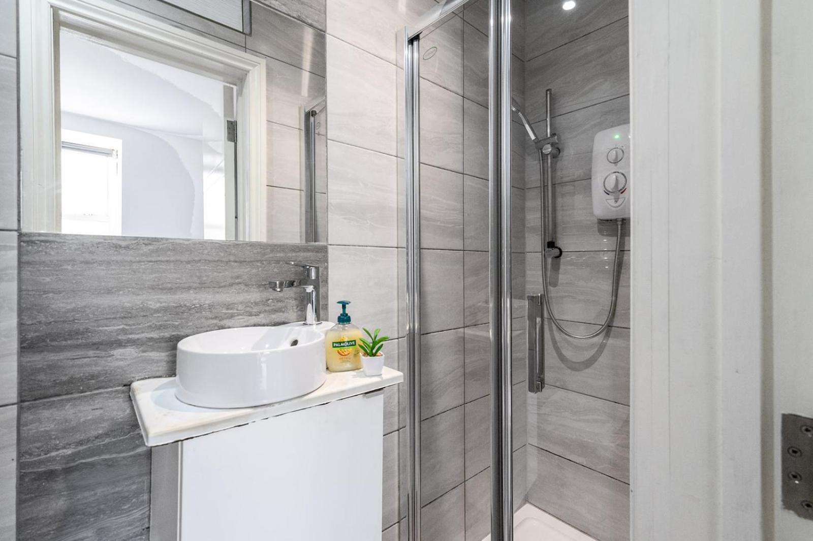 Studio Apartments London With Free Wifi ภายนอก รูปภาพ